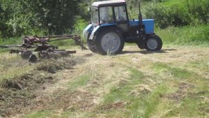 Сгребание сена переделанной ГВР-6