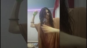 как убрать пористость и пушистость волос в домашних условиях, без плойки ?