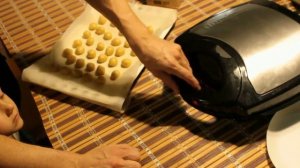 Как приготовить печенье  Орешки / Песочное тесто с кокосовым молоком / Мультипекарь REDMOND