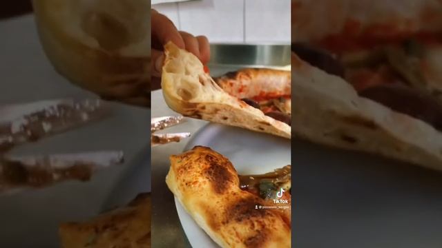 Неаполитанская пицца?pizza Neapolitan