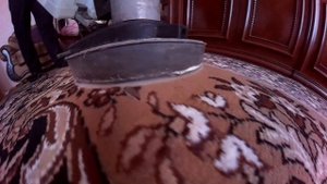 Как почистить ковер дома //Выездная химчистка