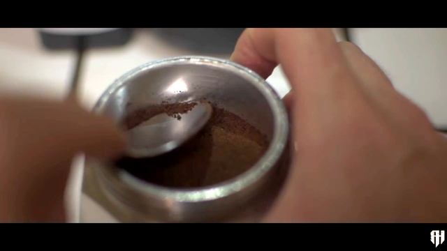 Making LavAzza Super Crema Coffee with a Bialetti Coffee Maker! смотреть онлайн