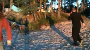 Вращение палки через руку