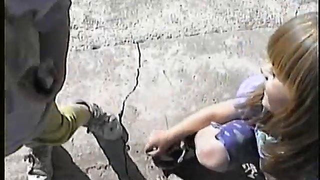 Fun with an abandoned well in the desert смотреть онлайн