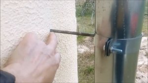 Крепление водосточной трубы к стене из газоблока (силикатобетона)