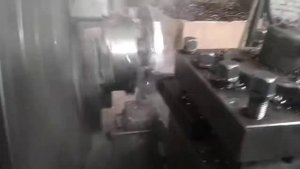 2 Обработка нержавейки на токарном станке с резцом со сменными пластинками