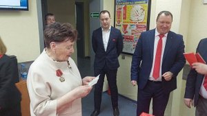 Тюмень. Торжественное вручение партийных билетов в день 30 летнего образования КПРФ