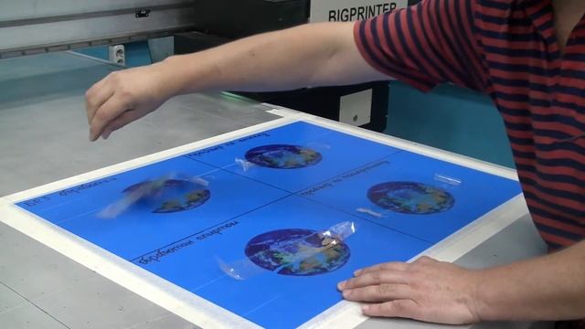 Тест стойкости УФ чернил на сотовом полипропилене с праймерами и без смотреть онлайн