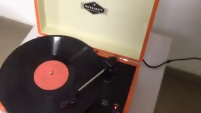 Проигрыватель виниловых пластинок Auna. Германия! смотреть онлайн