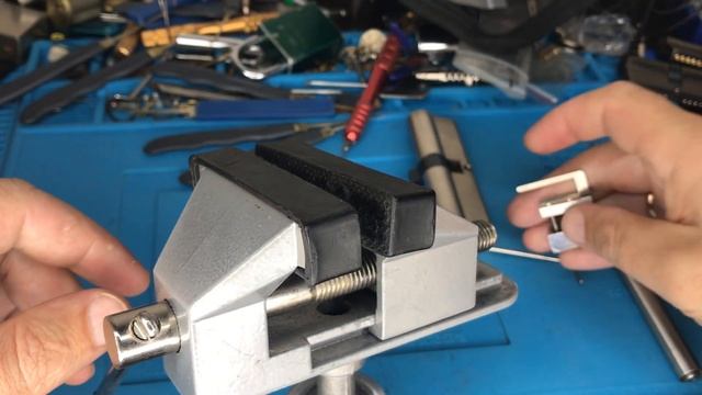 Вскрытие замка kfv английский профиль. 1 часть.