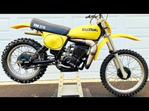 ? Suzuki RM 370 - По Прозвищу Желтая Магия ?!