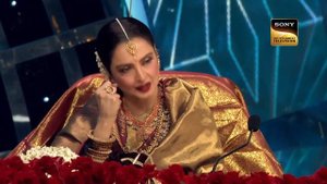 'In Ankhon Ki Masti' पर Arunita की Singing में खो गई Rekha Ji | Indian Idol 12 | Arunita Special