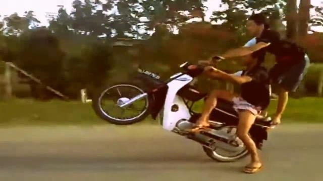 Опасные Трюки. Высший Пилотаж | Dangerous Stunts Scooters смотреть онлайн