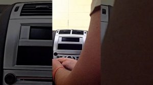 Easy replacement front control panel in dashboard of Peugeot 407