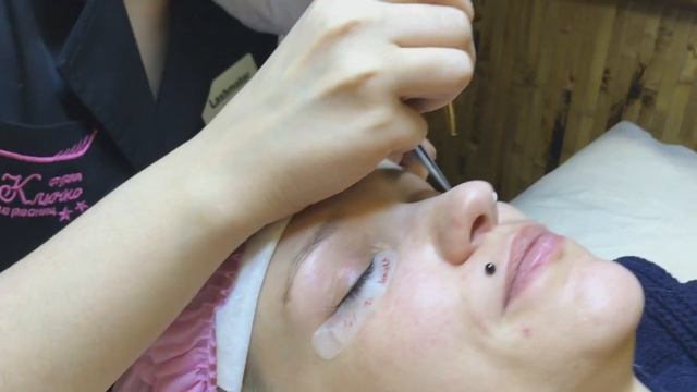 Наращивание ресниц в студии Анны Ключко. смотреть онлайн