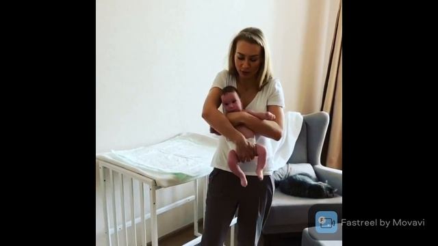Как правильно брать малыша, носить и класть смотреть онлайн