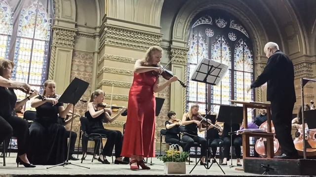 Елена Ергиева, скрипка - Вивальди в сопровождении оркестра филармонии дир.И.Шаврук/Одесса,6.08.22 смотреть онлайн