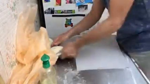 Формовка пиццы