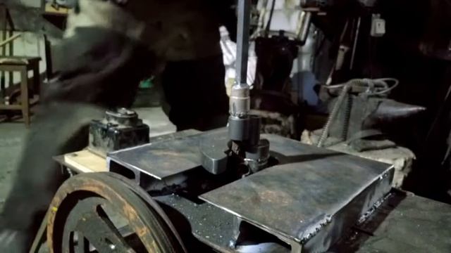 Кузнечный станок для завитков, часть 1 смотреть онлайн