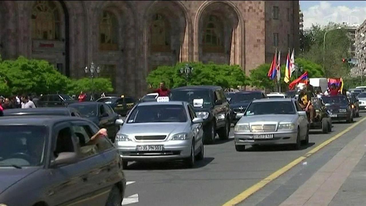 Столица выехать. Автопробег. Автопробег за Россию. Протесты в Армении. Протесты Армении 2008 первый канал.