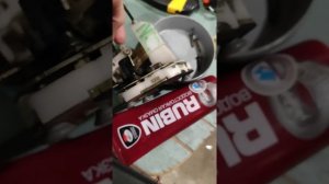 Тойота Фанкарго: замена замка задней левой двери