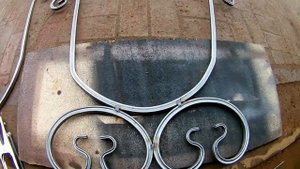 ХОЛОДНАЯ КОВКА ПОДСТАВКА ДЛЯ ДРОВ СВОИМИ РУКАМИ