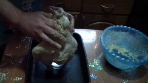 Курица на бутылке, запеченная в духовке
