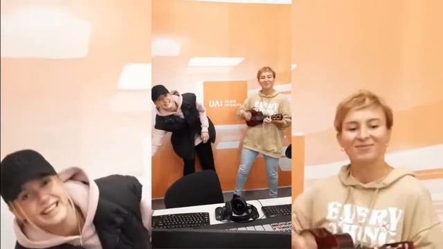 Kola співає на радіо Промінь - пісня для Вікенду Нової Музики І #kola #promin #ivas #ukulele #radio смотреть онлайн