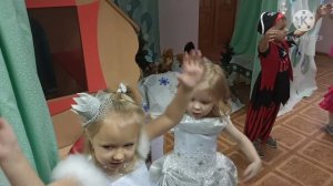 Новогодняя сказка "Снежные пирожки" Средняя группа