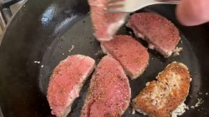 ТУНЕЦ НА СКОВОРОДЕ | ТУНЕЦ РЕЦЕПТ | КАК ГОТОВИТЬ ЗАМОРОЖЕННЫЙ ТУНЕЦ | TUNA | TUNA RECIPE