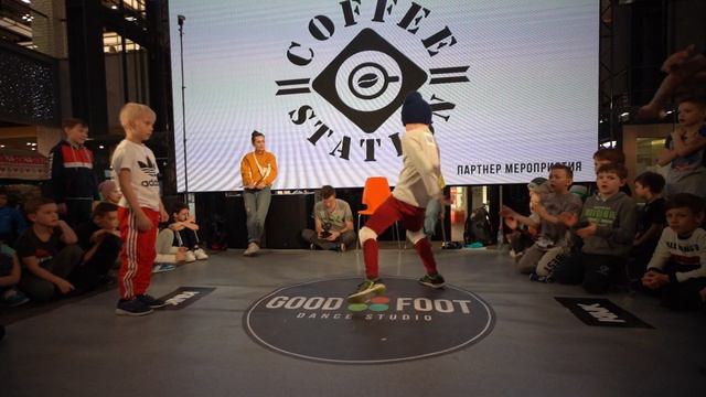 Сметанин Артём vs Французов Никита | Tie 1/8 Break Baby 7-9 лет | KIDZA DZA DZA BATTLE #KIDZDZADZ смотреть онлайн