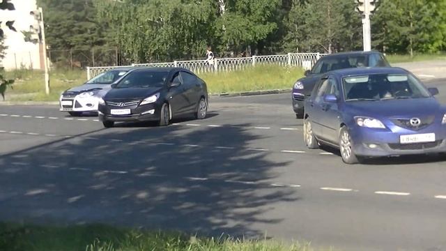 Hyundai В486ММ196 поворот налево с правого ряда смотреть онлайн