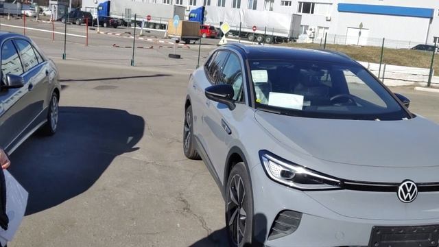 Видача BYD SONG PLUS EV. bersh автосалон на диване