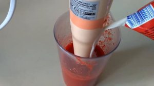 Молочный коктейль с клубникой! Вкусно до безумия!