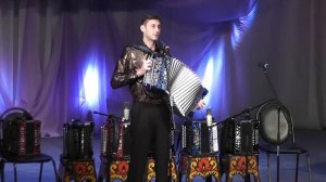 А.Симонов с песней " Девочка на белом мерседесе " ( в г. К-Чепецке,январь 2017г.)