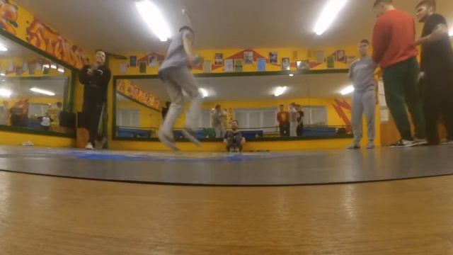 Crew vs Crew (Шашки с дамками) смотреть онлайн