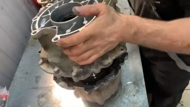 Переуплотнение раздаточной коробки Range Rover Sport 2012 года. смотреть онлайн