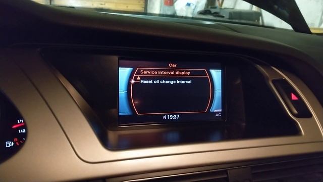 Сброс масляного интервала ОТДЕЛЬНО от сервиса на Audi a4 b8 смотреть онлайн