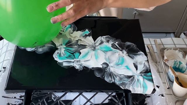 LARGE Blossoms on Black Base✨Experimental Balloon Smash! Acrylic Fluid Art (#31) смотреть онлайн