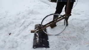 снеговая лопата на колесе