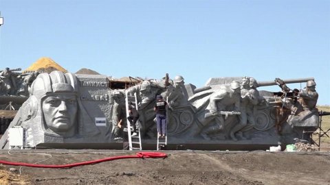 В Донбассе на мемориале павшим "Саур-Могила" устанавливают фигуру Солдата Победы