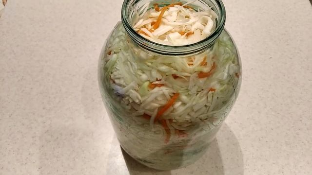 квашенная капуста с медом и клюквой