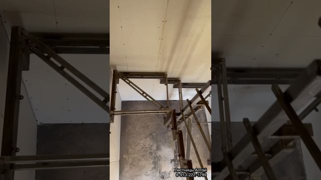 Каркас лестницы в п. Шерегеш, Кемеровская область. Для заказа: 8-913-222-1799