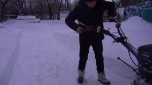 Высокий , твердый снег  -  уборка мотоблоком