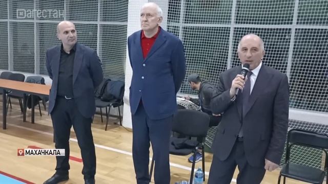 В Махачкале на стадионе Труд стартовал  Кубок Дагестана по волейболу среди женских команд