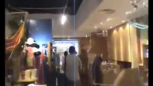 Сумасшедший парень в костюме кенгуру, Пранкер Реми Гайяр