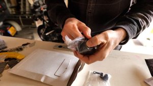 Rookie motorcycle maintenance BMW R1150 & removing ABS
