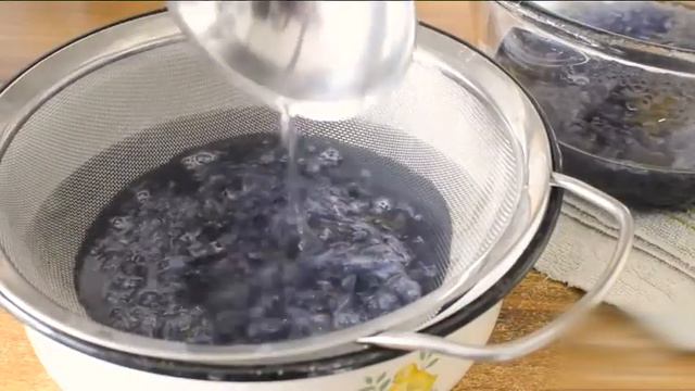 Фіалки: красивий та смачний інгредієнт для десертів смотреть онлайн