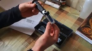 Рефрактометр. Измерение уровня белка в крови телят. Measuring protein levels in the blood of calves