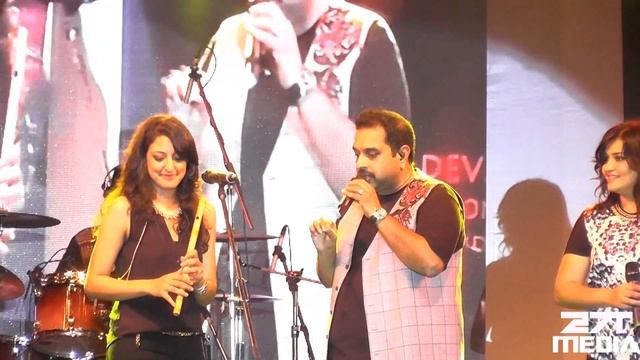 Shankar Mahadevan & Rasika Shekar , Flute Jugalbandi at AURA 2015 GIT смотреть онлайн